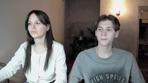 Snapshot of yourher0in chatting on 10.30.25 Aida online show from 10.30.25