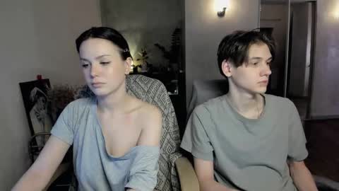 Snapshot of yourher0in chatting on 11.14.25 Aida online show from 11.14.25