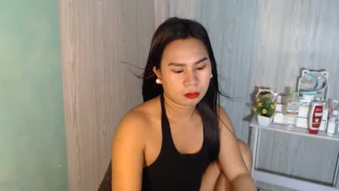 Mauie  online show from 12.17.25