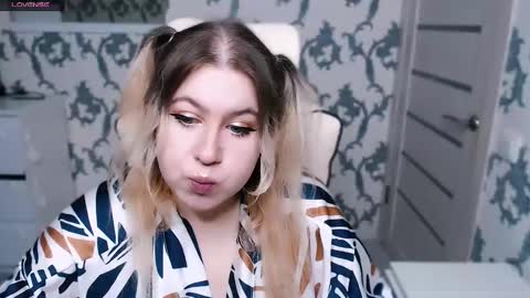 Snapshot of yourkarma_2_0 chatting on 02.18.25 Karma online show from 02.18.25