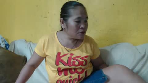 Snapshot of yourlove_regine chatting on 01.21.25 Regine online show from 01.21.25