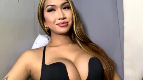 yourlovebella88 online show from 05.17.26