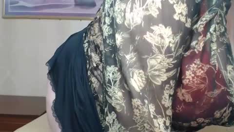 lANA online show from 10.14.25