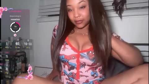 YOURMOMMY online show from 06.17.26