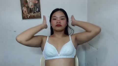 Snapshot of yourpinay_belle chatting on 04.20.26 Belle online show from 04.20.26