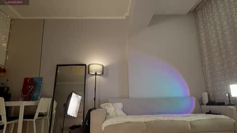 Luminous Luna online show from 02.03.26