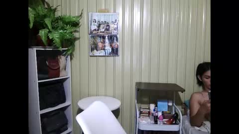 yoursubmissive_larah online show from 05.12.26