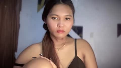 Snapshot of yoursweetgirl_zia chatting on 05.19.26 yoursweetgirl_zia online show from 05.19.26