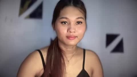Snapshot of yoursweetgirl_zia chatting on 05.24.26 yoursweetgirl_zia online show from 05.24.26