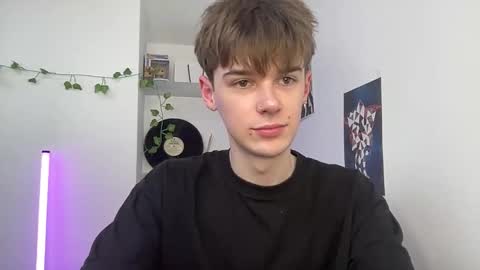 Snapshot of yoursweetyguy chatting on 04.15.26 yoursweetyguy online show from 04.15.26