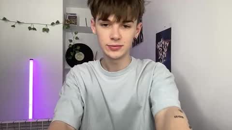 Snapshot of yoursweetyguy chatting on 04.17.26 yoursweetyguy online show from 04.17.26