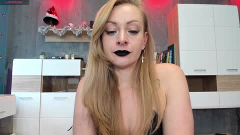 YourVenus00 -Follow my OF online show from 12.27.24
