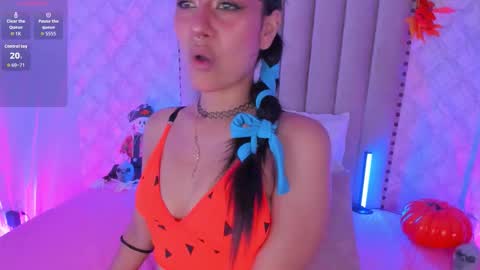 Snapshot of yourwishisme_val chatting on 10.22.25 Val online show from 10.22.25