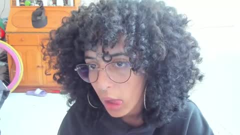 Snapshot of youwishtobeme chatting on 02.21.25 elizabeth ju online show from 02.21.25