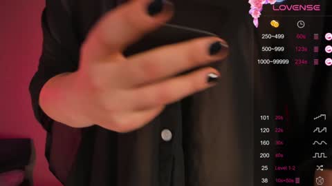 Snapshot of ysabell_viveris chatting on 12.17.24 Ysabell online show from 12.17.24