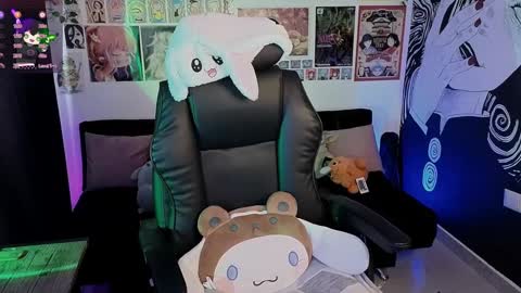 Snapshot of yuhwa chatting on 09.16.25 rawr Anne Independent model online show from 09.16.25