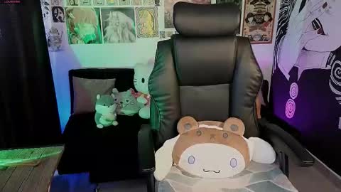 Snapshot of yuhwa chatting on 09.22.25 rawr Anne Independent model online show from 09.22.25