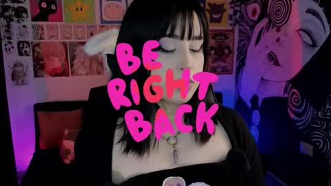 Snapshot of yuhwa chatting on 10.14.25 rawr Anne Independent model online show from 10.14.25