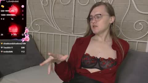 Snapshot of yukodiva chatting on 10.23.25 Yuko online show from 10.23.25