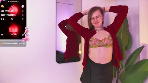 Snapshot of yukodiva chatting on 11.20.25 Yuko online show from 11.20.25