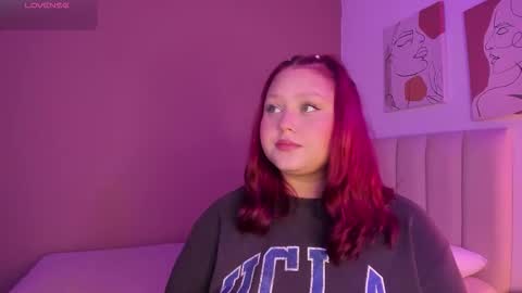 Snapshot of yuli_cardona_ chatting on 10.10.25 Yuliet online show from 10.10.25