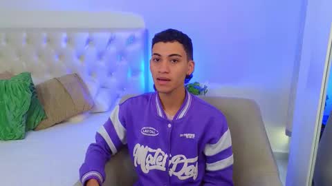 yulian_vasquez online show from 02.04.26