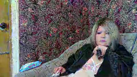 Snapshot of yuliiared chatting on 04.09.26 yuliiared online show from 04.09.26