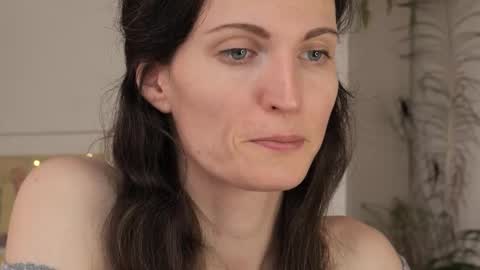 Snapshot of yulladao chatting on 02.25.25 yulla dao online show from 02.25.25