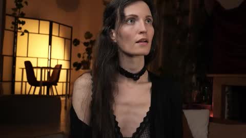 Snapshot of yulladao chatting on 11.15.25 yulla dao online show from 11.15.25