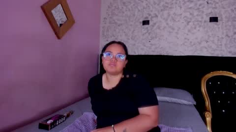 Snapshot of yumiviolet chatting on 02.09.26 YumiViolet online show from 02.09.26