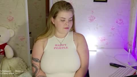 Snapshot of yumm_lolly chatting on 10.09.25 Polly online show from 10.09.25