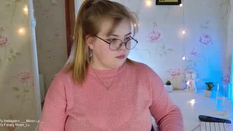 Snapshot of yumm_lolly chatting on 11.01.25 Polly online show from 11.01.25