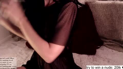 Mia  online Monday 10pm CET online show from 03.23.26