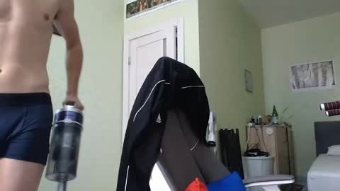 Snapshot of yummyalexxx chatting on 12.17.24 Alex online show from 12.17.24