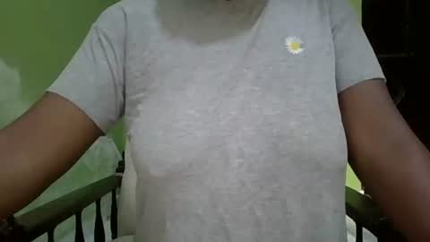 Snapshot of yummychocolate_2 chatting on 09.13.25 YUMMY online show from 09.13.25