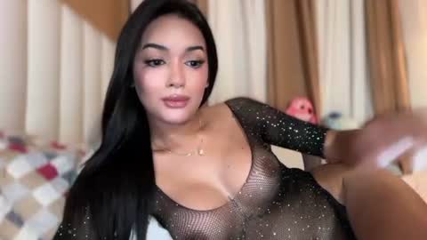 Snapshot of yummyrenalyn chatting on 06.15.26 Goddes Renalyn online show from 06.15.26
