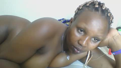 yummytitiess online show from 11.10.25