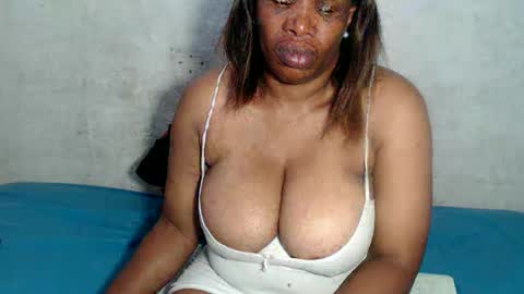 yummytittsxx online show from 01.15.25