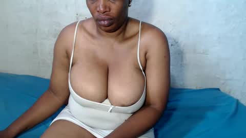 yummytittsxx online show from 02.05.25