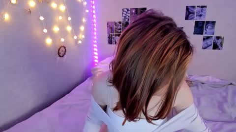 Snapshot of yunapeace chatting on 10.17.25 Yuna online show from 10.17.25