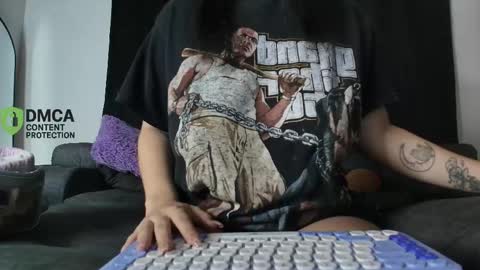 Snapshot of yungelitamor_ chatting on 04.21.26 ELITA online show from 04.21.26