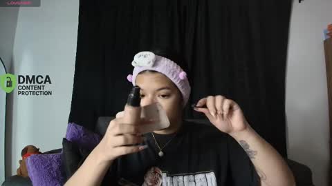 Snapshot of yungelitamor_ chatting on 04.22.26 ELITA online show from 04.22.26