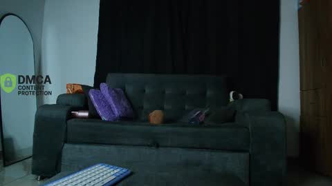 Snapshot of yungelitamor_ chatting on 05.17.26 ELITA online show from 05.17.26