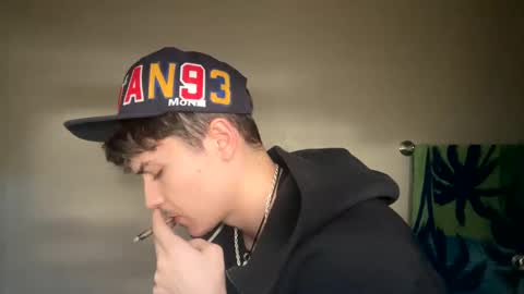 Snapshot of yungstudbev chatting on 01.12.25 yungstudbev online show from 01.12.25