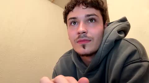 Snapshot of yungstudbev chatting on 09.26.25 yungstudbev online show from 09.26.25