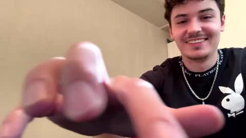 Snapshot of yungstudbev chatting on 10.04.25 yungstudbev online show from 10.04.25