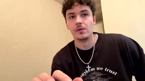 Snapshot of yungstudbev chatting on 10.10.25 yungstudbev online show from 10.10.25