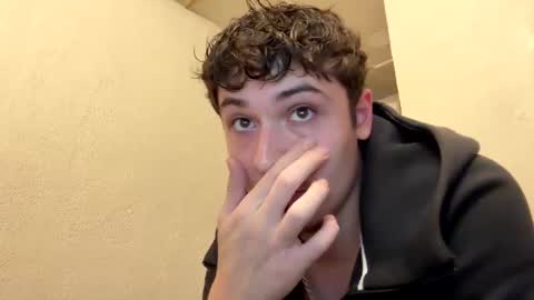 Snapshot of yungstudbev chatting on 10.12.25 yungstudbev online show from 10.12.25