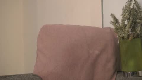 Snapshot of yuricazel chatting on 01.17.26 Alesia online show from 01.17.26