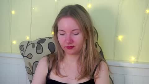 Snapshot of yuricazel chatting on 02.04.26 Alesia online show from 02.04.26